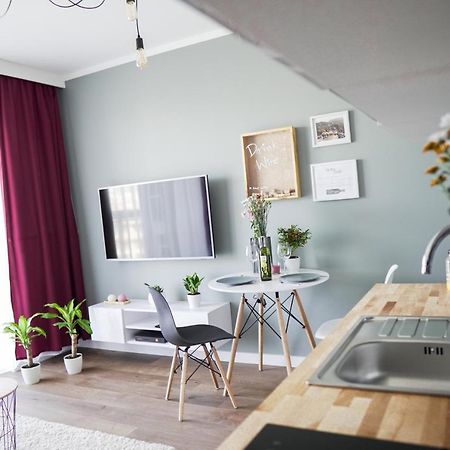ורשה Vizzit Us Premium Apartments מראה חיצוני תמונה