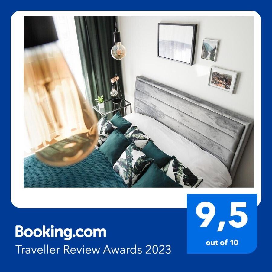 ורשה Vizzit Us Premium Apartments מראה חיצוני תמונה