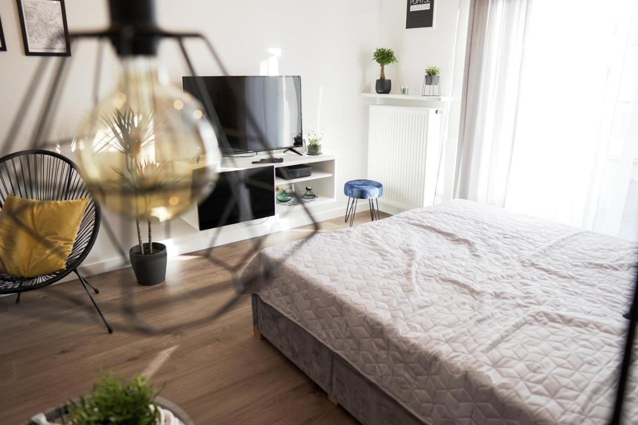 ורשה Vizzit Us Premium Apartments מראה חיצוני תמונה