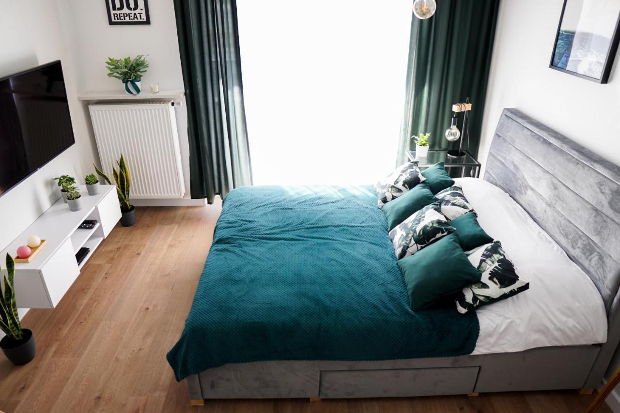 ורשה Vizzit Us Premium Apartments מראה חיצוני תמונה