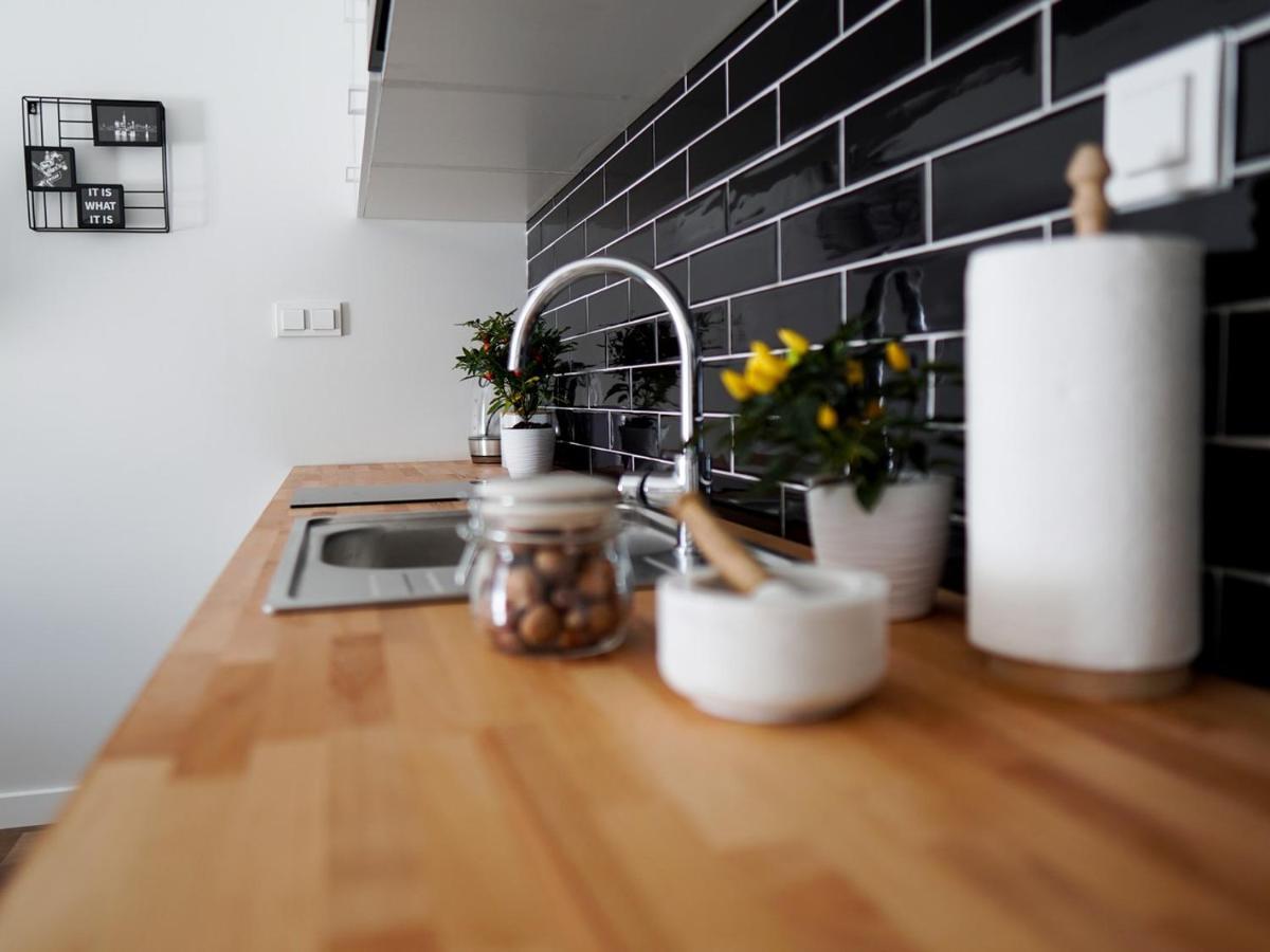 ורשה Vizzit Us Premium Apartments מראה חיצוני תמונה