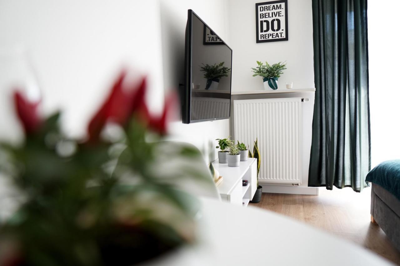 ורשה Vizzit Us Premium Apartments מראה חיצוני תמונה