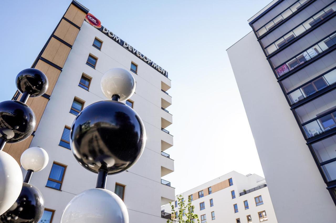 ורשה Vizzit Us Premium Apartments מראה חיצוני תמונה
