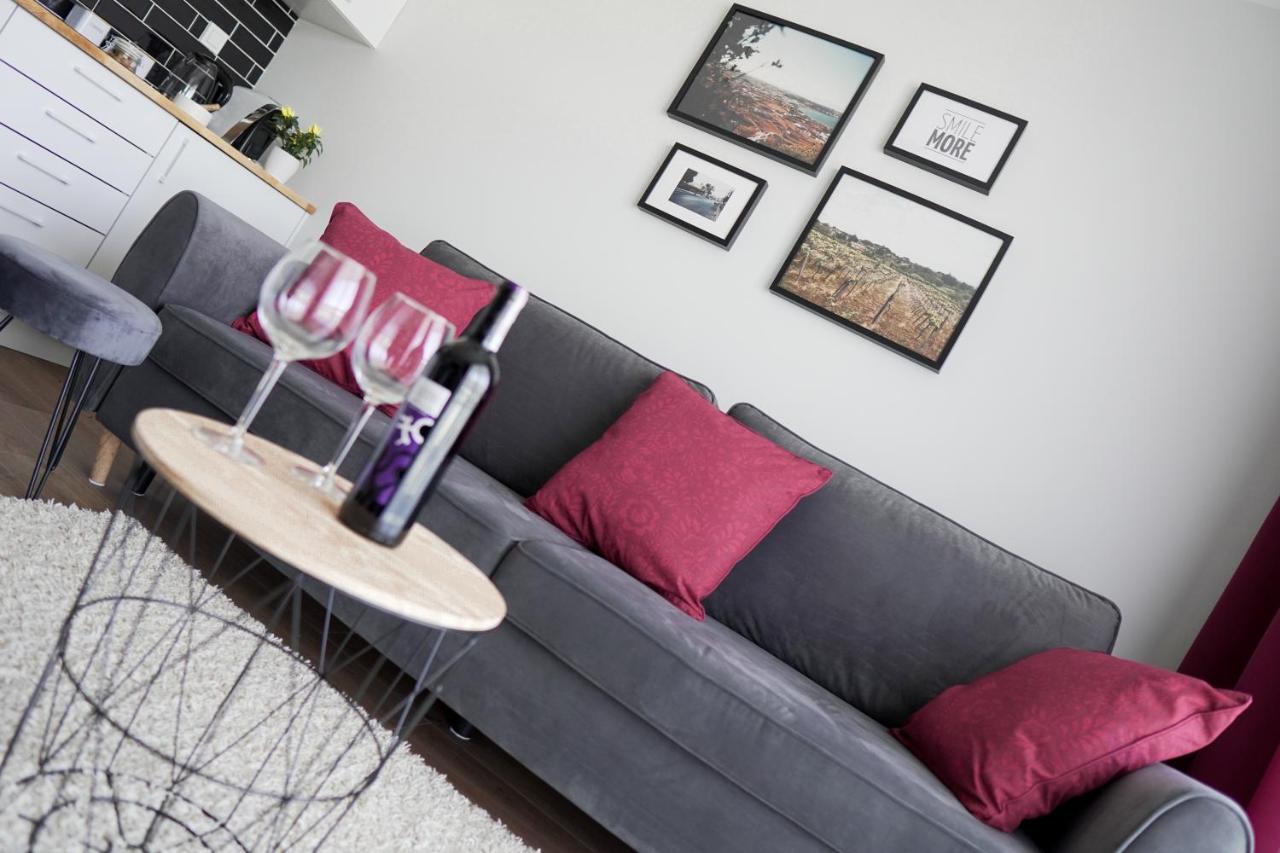 ורשה Vizzit Us Premium Apartments מראה חיצוני תמונה